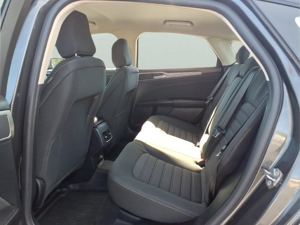 Certified 2020 Ford Fusion SE FWD image 12