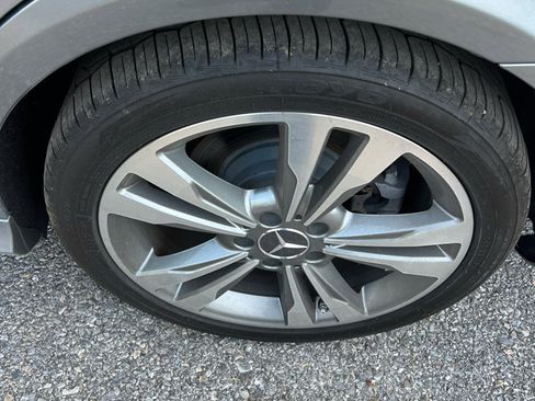 Used 2014 Mercedes-Benz E 350 Sedan image 25