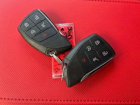 Used 2025 Chevrolet Equinox EV RS FWD image 59