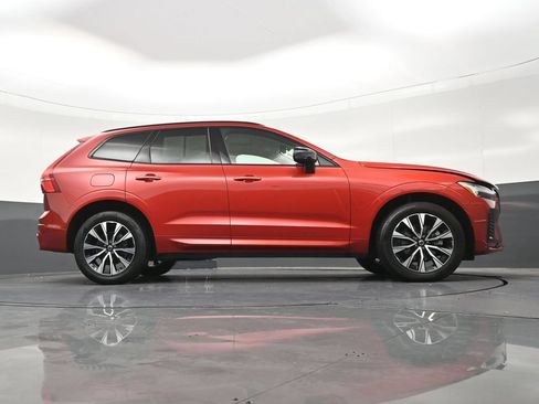 Used 2024 Volvo XC60 B5 Core AWD/4WD image 30