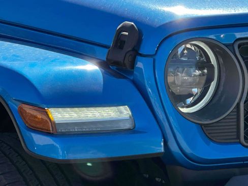 Used 2024 Jeep Wrangler Unlimited w/ Convenience Group image 8