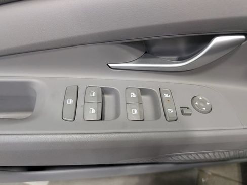 Used 2024 Hyundai Elantra SEL w/ Convenience Package FWD image 14