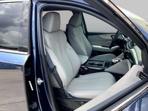 Used 2026 Acura MDX w/ Technology Package FWD image 9
