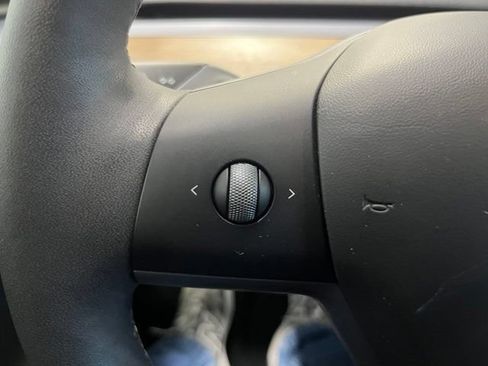 Used 2024 Tesla Model Y Long Range RWD image 22