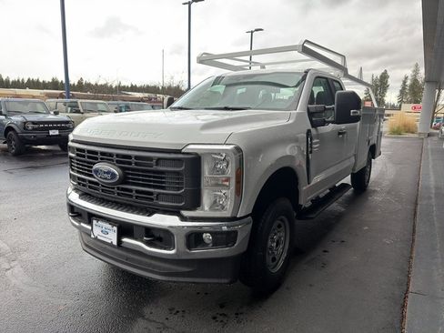 New 2026 Ford F250 XL w/ XL Chrome Package image 3