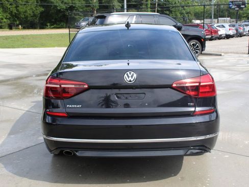 Used 2017 Volkswagen Passat 1.8T R-Line FWD image 10