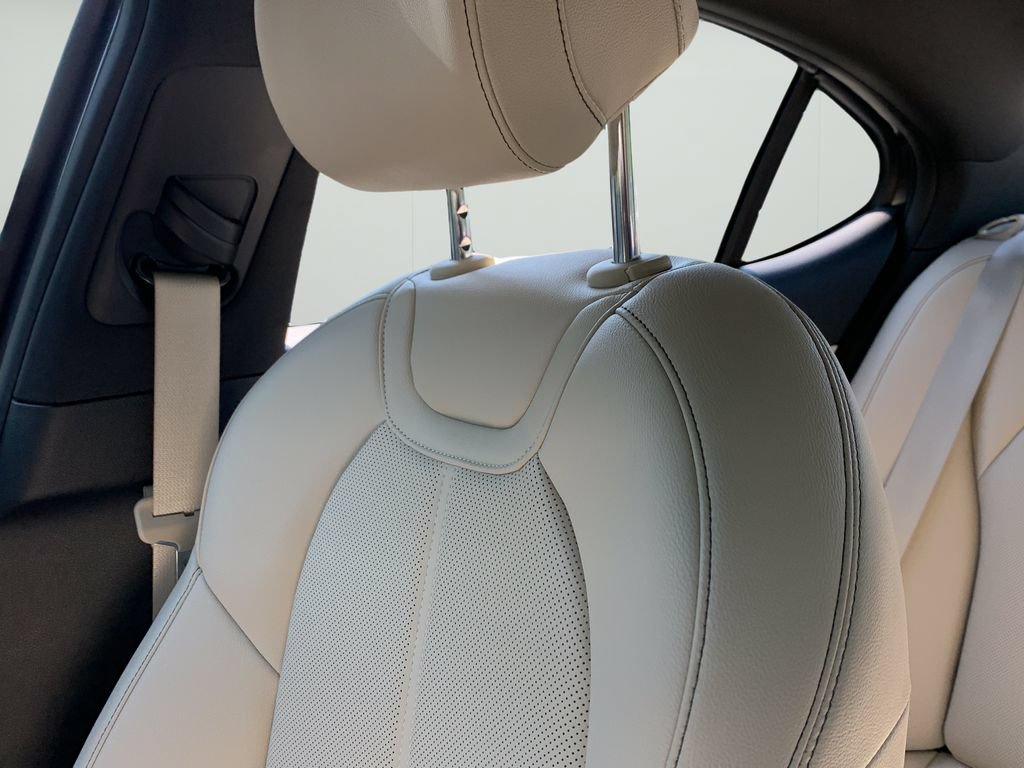 Certified 2026 Genesis G70 2.5T RWD image 41