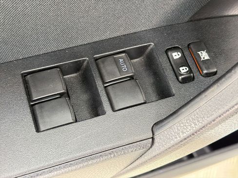 Used 2016 Toyota Corolla LE FWD image 21