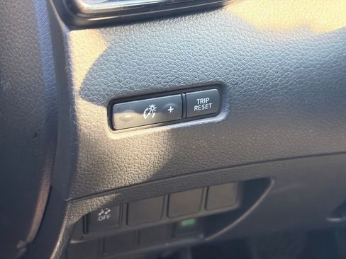 Used 2017 Nissan Rogue Sport SV FWD image 20