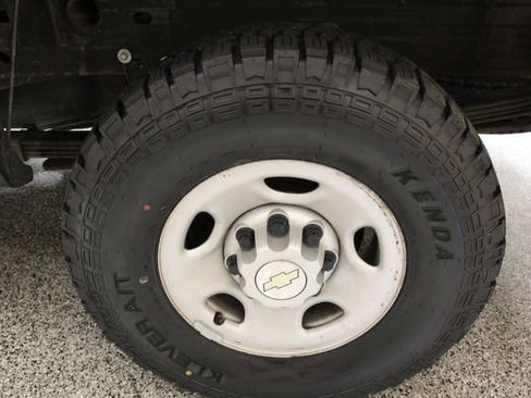 Used 2006 Chevrolet Silverado 2500 W/T w/ Heavy-Duty Power Package image 24