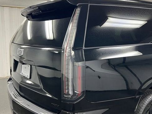 Used 2025 Cadillac Escalade ESV Sport Platinum w/ LPO, ONYX Package AWD/4WD image 10