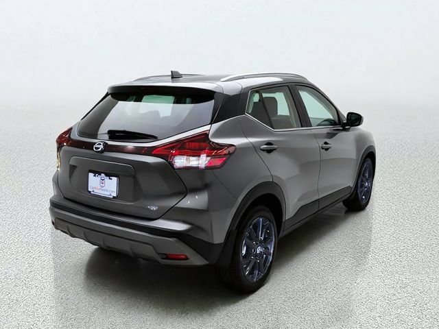 Used 2024 Nissan Kicks SV FWD image 3
