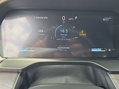 Used 2025 Jeep Grand Cherokee Limited w/ Black Appearance Package image 25