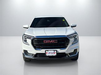 Used 2024 GMC Terrain SLE video 2