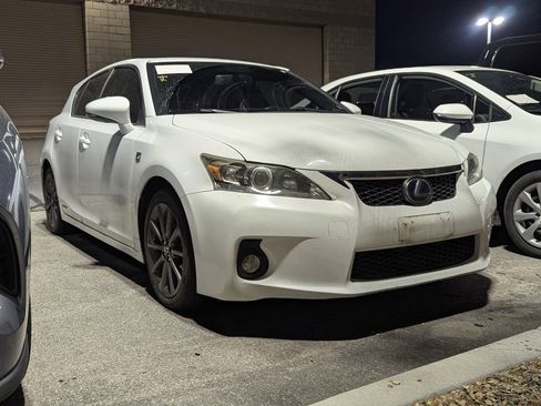 Used 2013 Lexus CT 200h w/ F Sport Pkg w/Nuluxe Trim FWD image 3