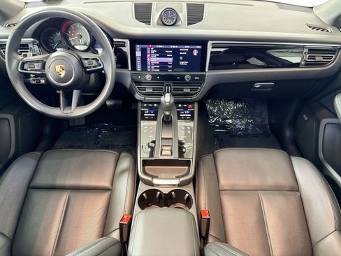 Used 2025 Porsche Macan image 20