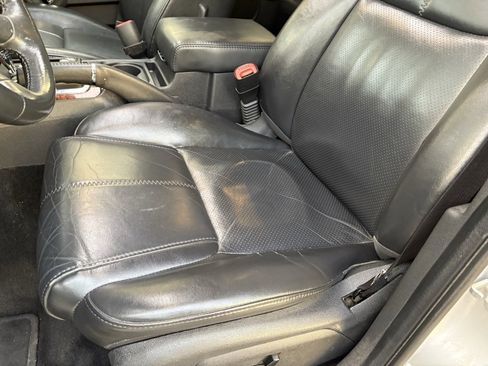 Used 2010 Jeep Commander Limited w/ Trailer Tow Group IV image 16