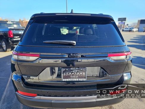 New 2026 Jeep Grand Cherokee Altitude AWD/4WD image 4