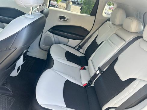 Used 2019 Jeep Compass Latitude w/ Popular Equipment Group AWD/4WD image 11