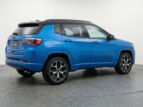 Used 2025 Jeep Compass Limited AWD/4WD image 9