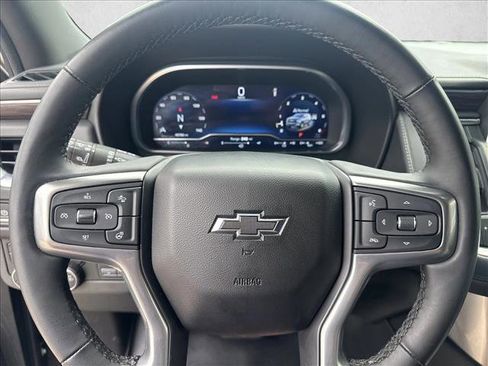 Used 2023 Chevrolet Suburban Z71 w/ Z71 Off-Road Package AWD/4WD image 12