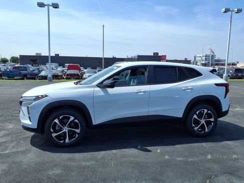 New 2025 Chevrolet Trax RS w/ Driver Confidence Package image 7