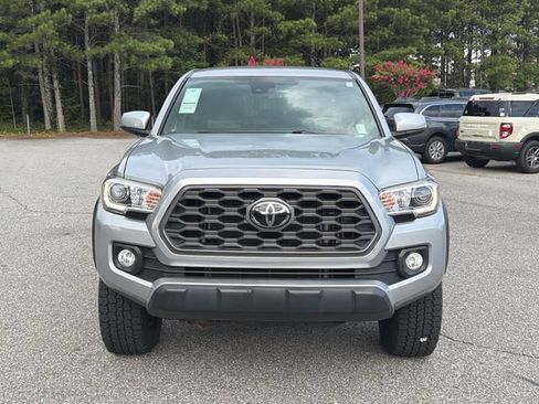 Used 2022 Toyota Tacoma TRD Off-Road w/ Technology Package AWD/4WD image 2