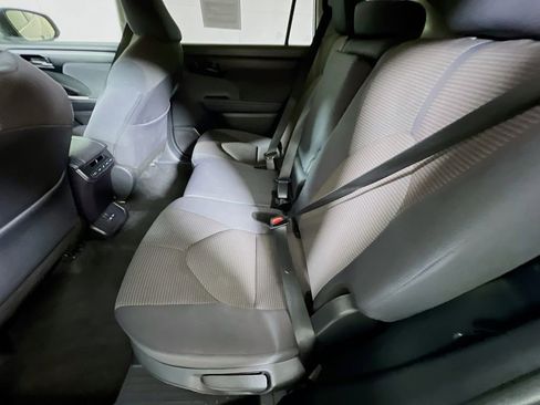 Certified 2024 Toyota Highlander LE image 22