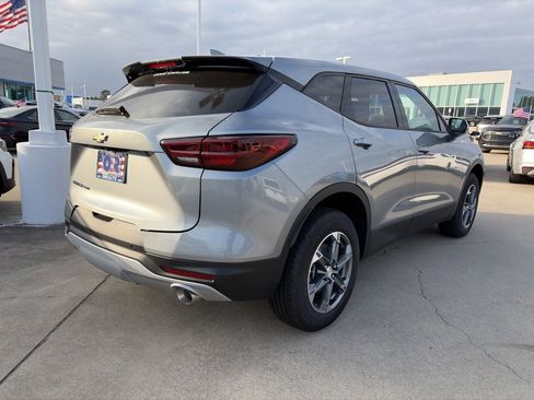 Used 2025 Chevrolet Blazer LT w/ Driver Confidence Package image 3