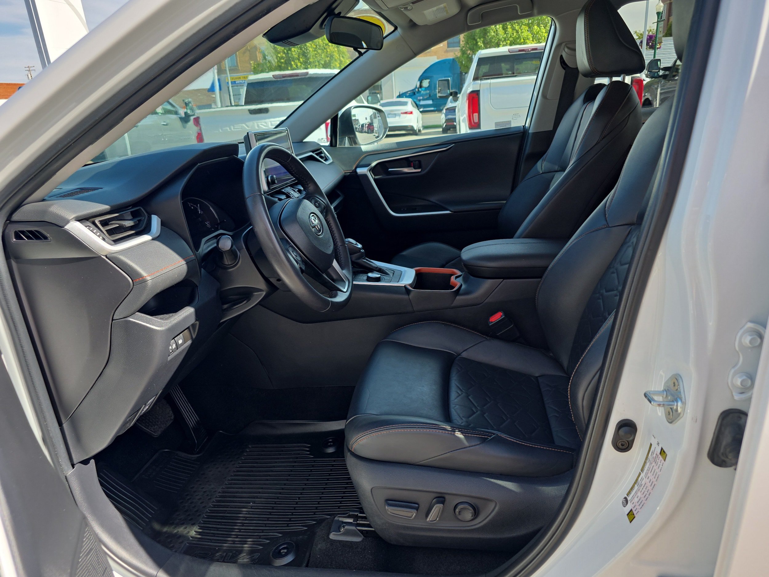 Used 2024 Toyota RAV4 Adventure AWD/4WD image 2