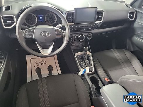 Used 2020 Hyundai Venue SEL image 2
