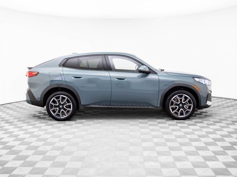 Certified 2025 BMW X2 xDrive28i w/ Premium Package image 6