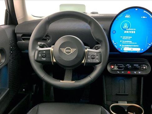 Certified 2025 MINI Cooper 2-Door Hardtop image 4