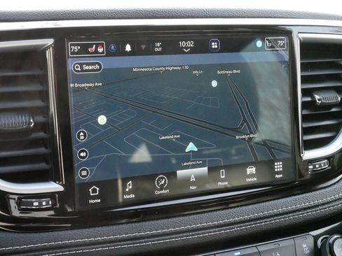 Used 2023 Chrysler Pacifica Limited w/ S Appearance Package image 22