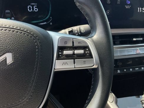 Used 2025 Kia Telluride S FWD image 47