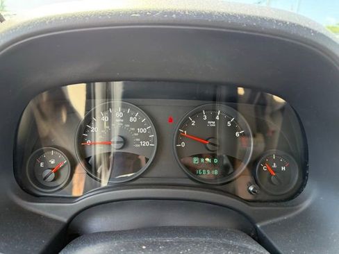 Used 2010 Jeep Compass Sport image 26