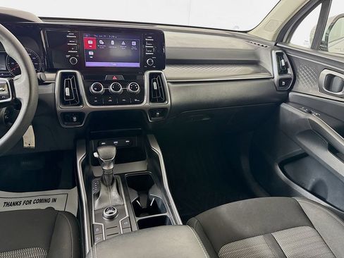 Used 2023 Kia Sorento LX FWD image 27