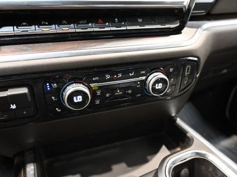 Used 2022 GMC Sierra 1500 SLT w/ SLT Convenience Package AWD/4WD image 19