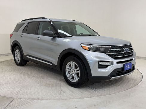 Certified 2023 Ford Explorer XLT w/ Equipment Group 202A RWD image 7