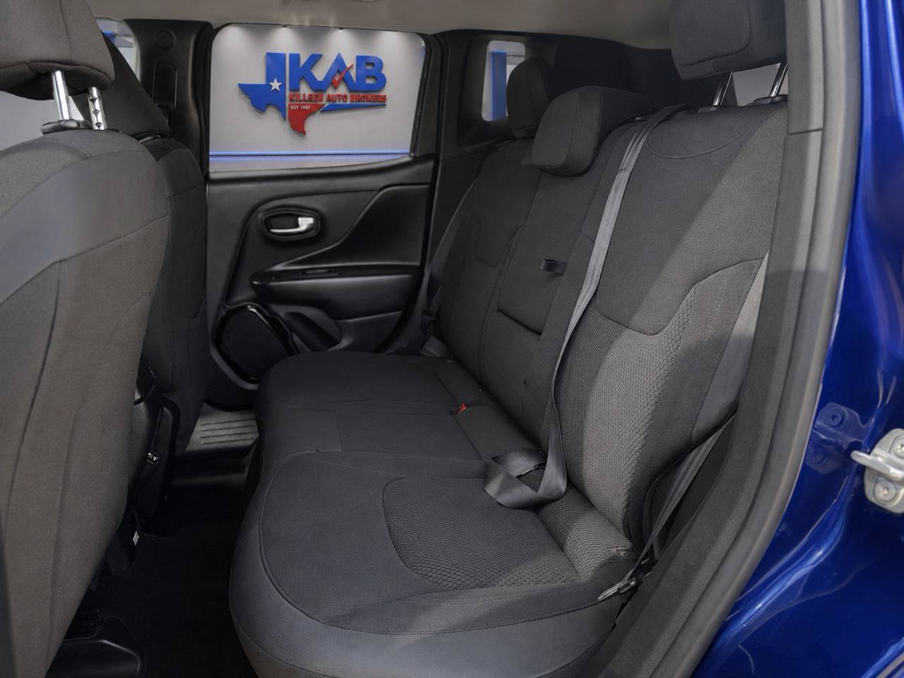 Used 2018 Jeep Renegade Altitude w/ Popular Equipment Group FWD image 12
