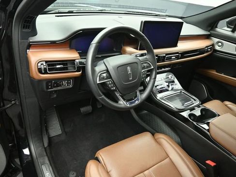 Certified 2023 Lincoln Nautilus Reserve w/ Equipment Group 202A image 9