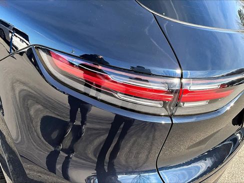 Used 2020 Porsche Cayenne Turbo image 30