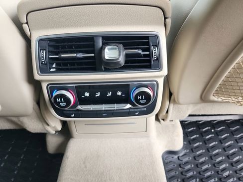 Used 2017 Audi Q7 3.0T Premium Plus w/ Premium Plus Package image 32