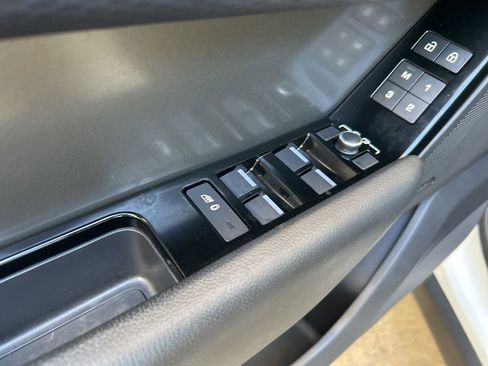 Used 2021 Land Rover Range Rover Velar S image 42