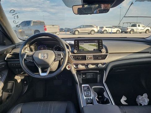 Used 2021 Honda Accord Touring image 5