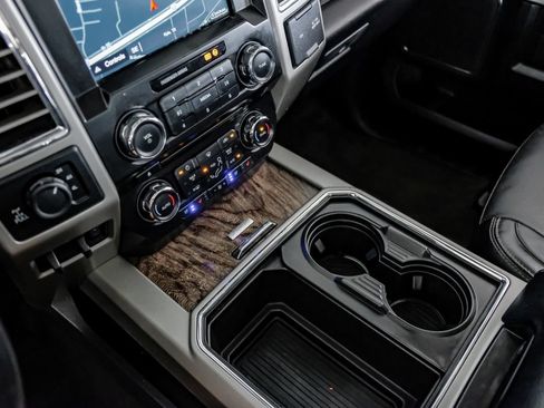 Used 2017 Ford F250 Lariat w/ Lariat Ultimate Package AWD/4WD image 25