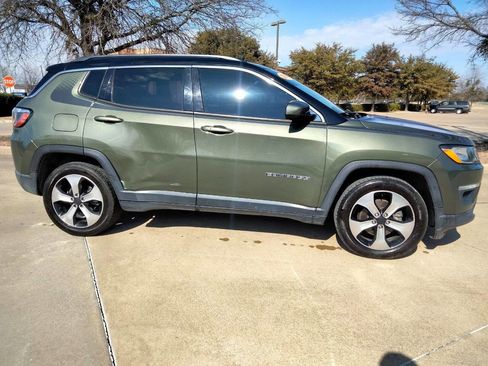 Used 2018 Jeep Compass Latitude w/ Popular Equipment Group image 4