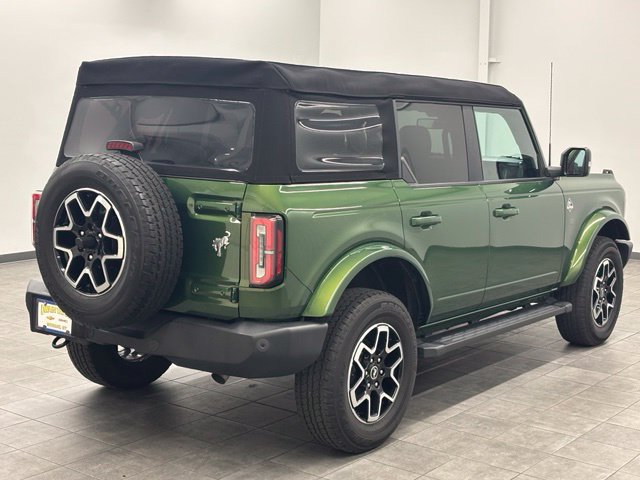 Used 2023 Ford Bronco Outer Banks AWD/4WD image 2