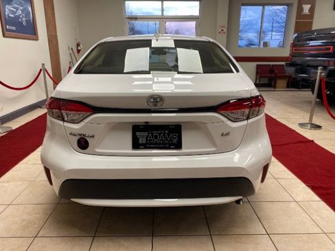 Used 2021 Toyota Corolla LE image 6
