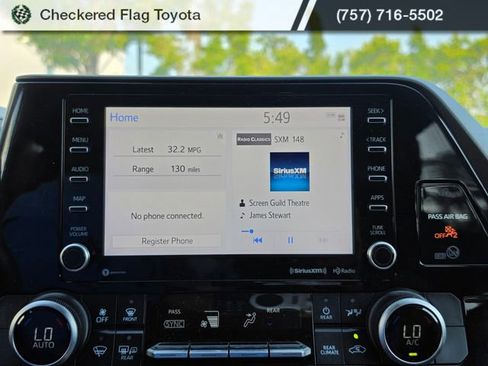 Used 2021 Toyota Highlander LE AWD/4WD image 15